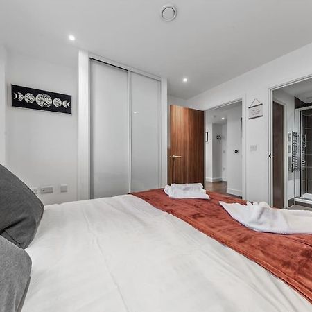 New Apartment 20 Mins From Waterloo London Bp36 Экстерьер фото